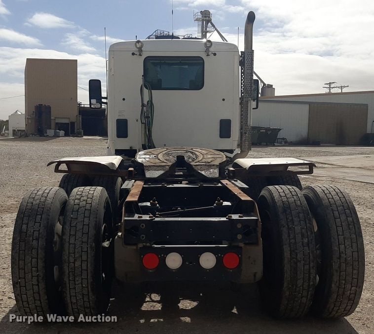 image for item KD9172 2015 Kenworth T880  semi truck