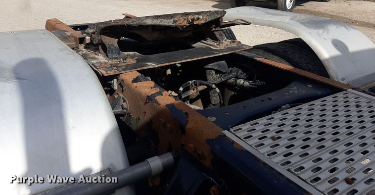 image for item KD9172 2015 Kenworth T880  semi truck