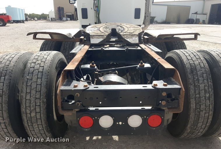 image for item KD9172 2015 Kenworth T880  semi truck