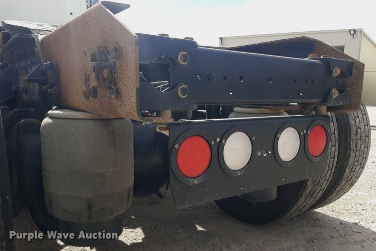 image for item KD9172 2015 Kenworth T880  semi truck