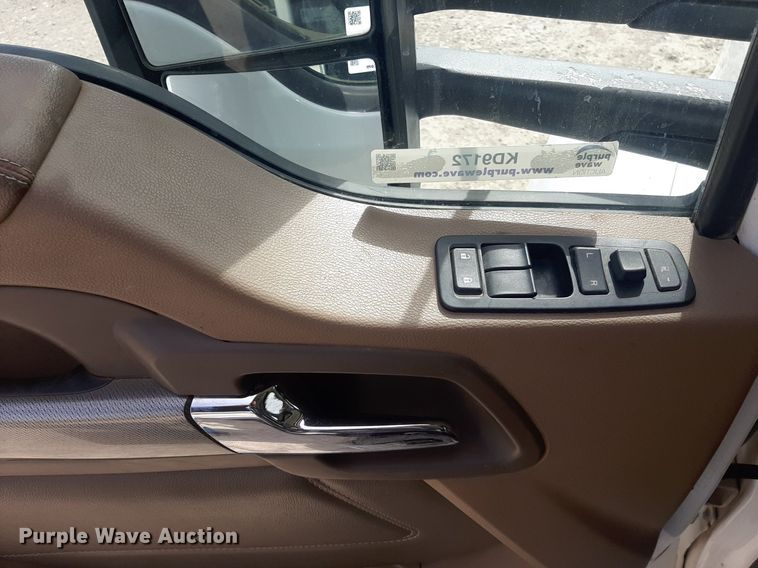 image for item KD9172 2015 Kenworth T880  semi truck