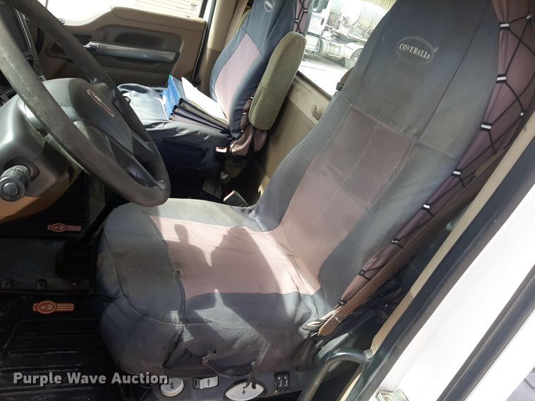 image for item KD9172 2015 Kenworth T880  semi truck