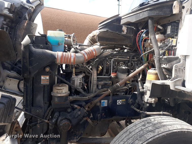 image for item KD9172 2015 Kenworth T880  semi truck