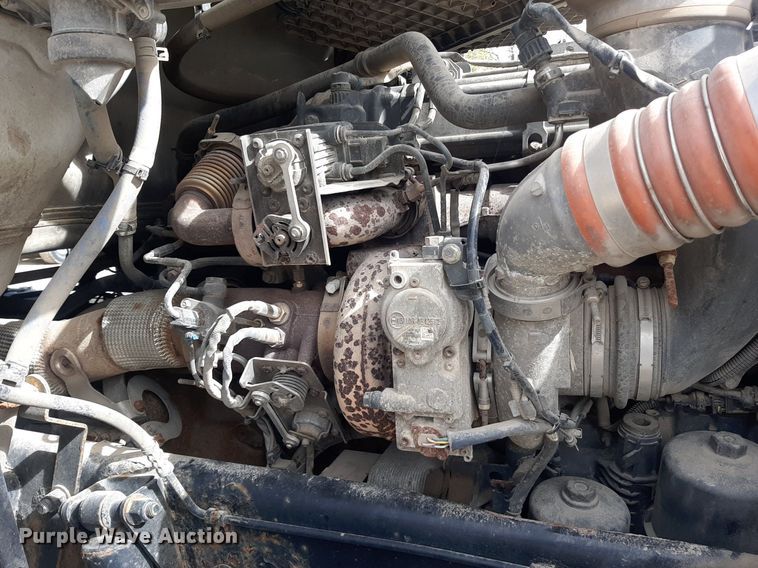 image for item KD9172 2015 Kenworth T880  semi truck