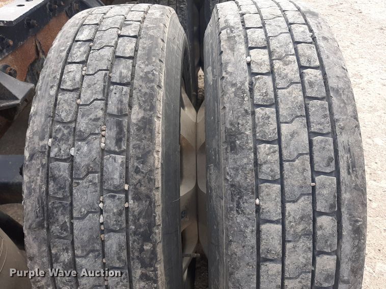 image for item KD9172 2015 Kenworth T880  semi truck