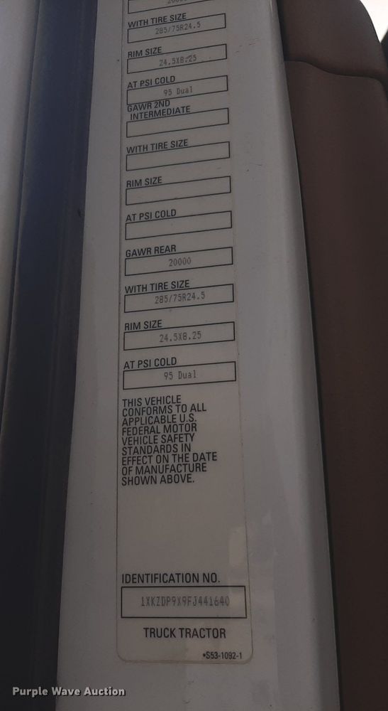 image for item KD9172 2015 Kenworth T880  semi truck