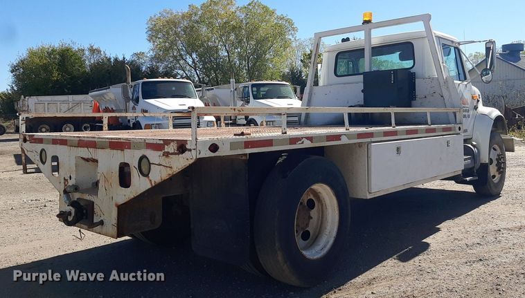 image for item KD9179 2001 International 4700  flatbed truck