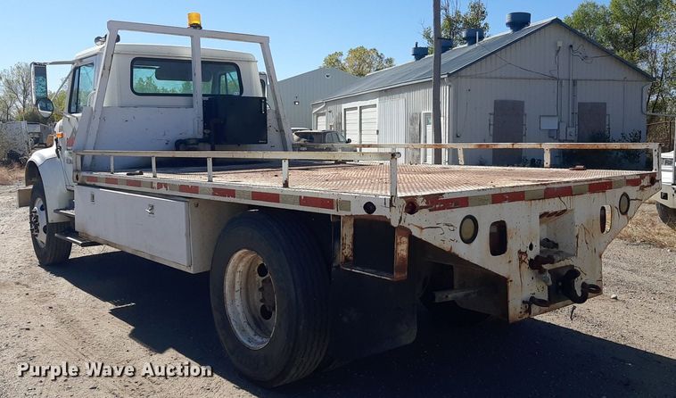image for item KD9179 2001 International 4700  flatbed truck