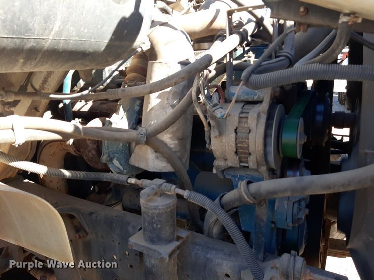 image for item KD9179 2001 International 4700  flatbed truck
