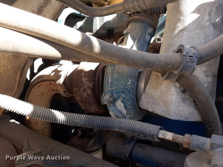 image for item KD9179 2001 International 4700  flatbed truck