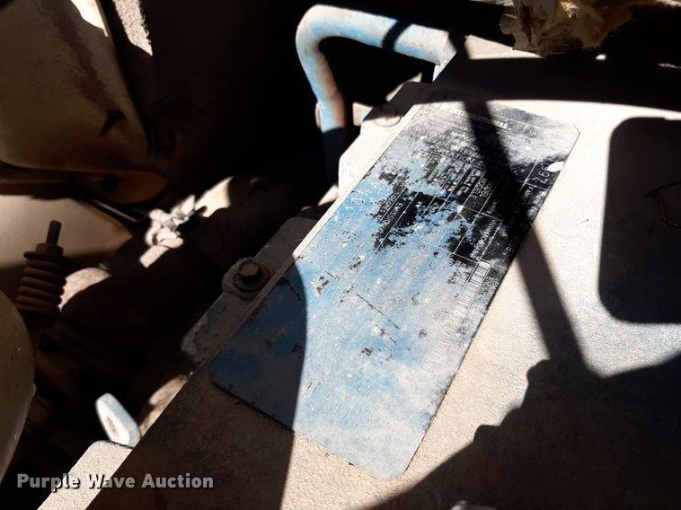 image for item KD9179 2001 International 4700  flatbed truck