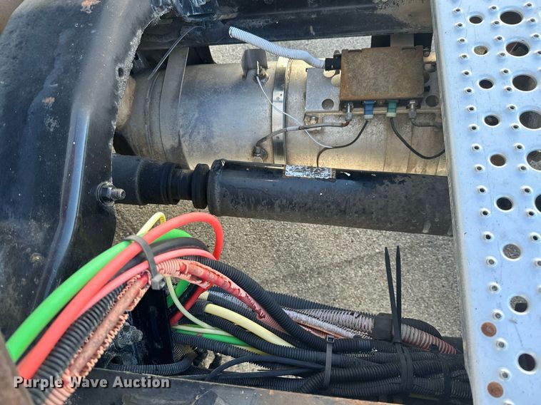 image for item KT9282 2008 Freightliner Century Class  semi truck