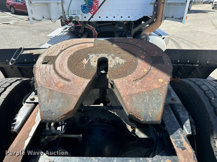 image for item KT9282 2008 Freightliner Century Class  semi truck