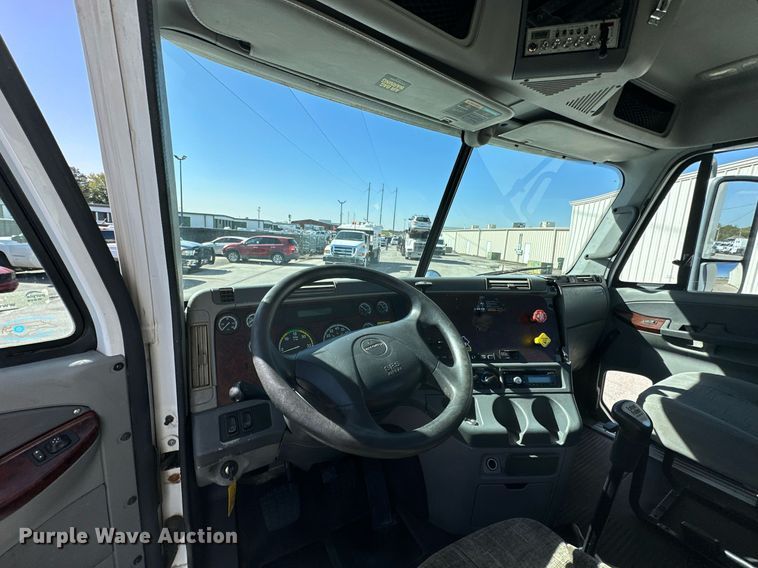 image for item KT9282 2008 Freightliner Century Class  semi truck