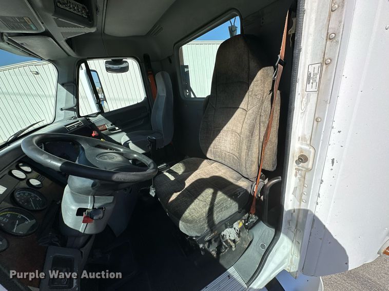 image for item KT9282 2008 Freightliner Century Class  semi truck