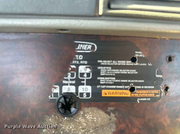 image for item KT9282 2008 Freightliner Century Class  semi truck