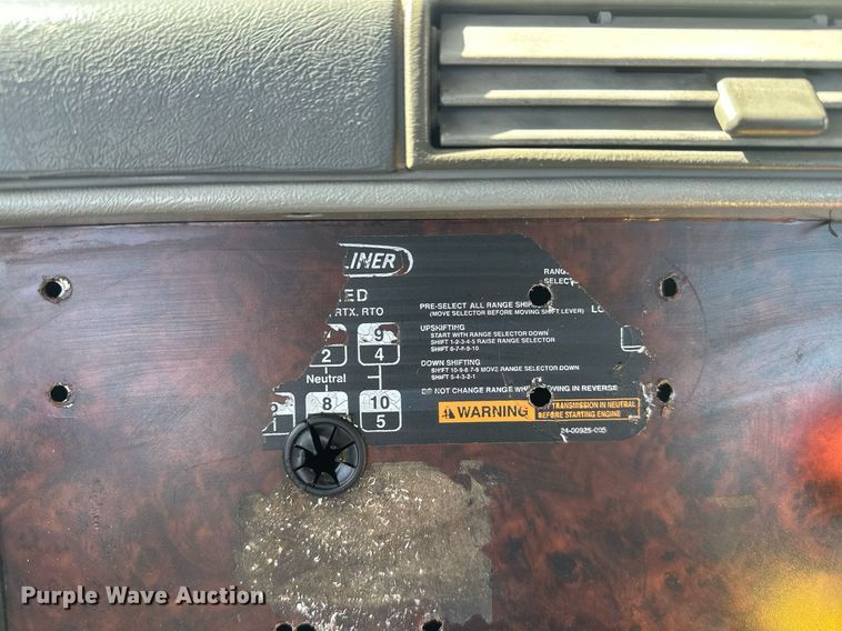 image for item KT9282 2008 Freightliner Century Class  semi truck