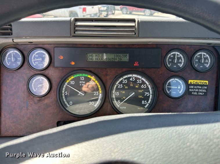 image for item KT9282 2008 Freightliner Century Class  semi truck