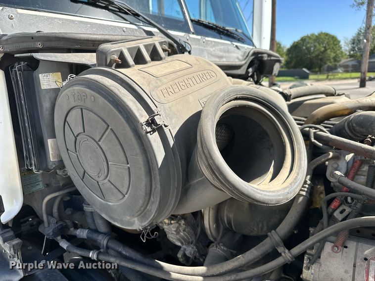 image for item KT9282 2008 Freightliner Century Class  semi truck