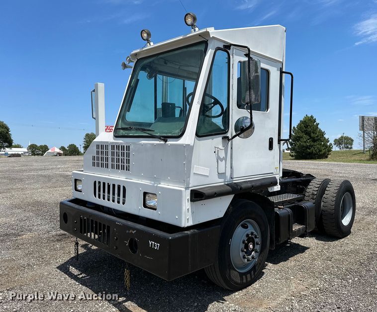 image for item KW9204 2009 Kalmar  4X2 yard truck