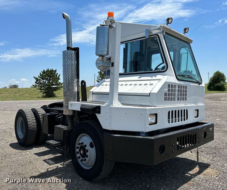 image for item KW9204 2009 Kalmar  4X2 yard truck