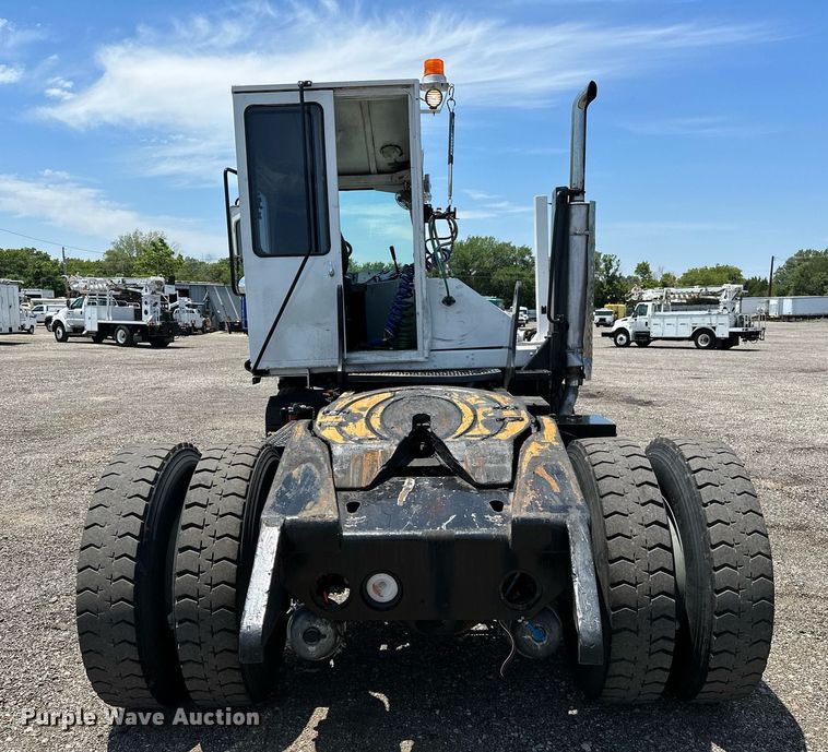 image for item KW9204 2009 Kalmar  4X2 yard truck