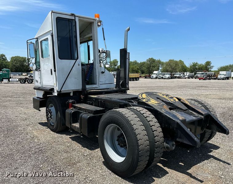 image for item KW9204 2009 Kalmar  4X2 yard truck