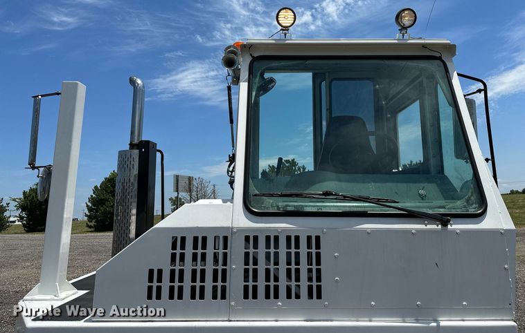 image for item KW9204 2009 Kalmar  4X2 yard truck