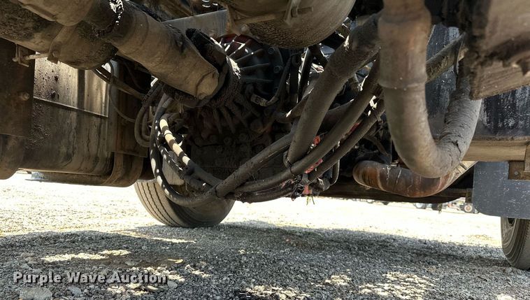 image for item KW9204 2009 Kalmar  4X2 yard truck