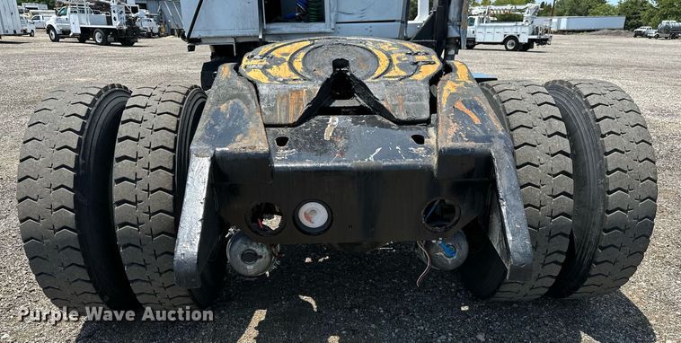 image for item KW9204 2009 Kalmar  4X2 yard truck