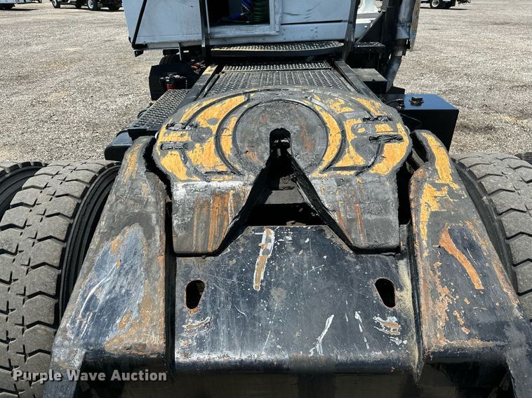 image for item KW9204 2009 Kalmar  4X2 yard truck