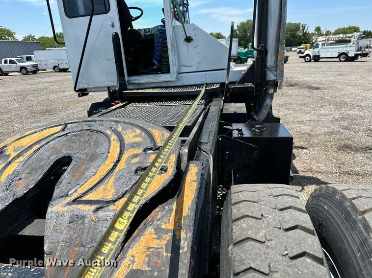 image for item KW9204 2009 Kalmar  4X2 yard truck