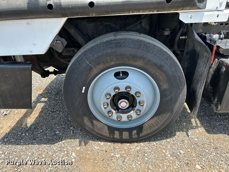 image for item KW9204 2009 Kalmar  4X2 yard truck