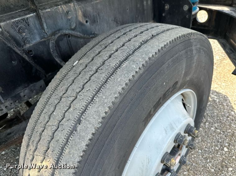 image for item KW9204 2009 Kalmar  4X2 yard truck