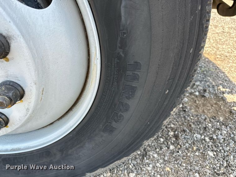 image for item KW9204 2009 Kalmar  4X2 yard truck