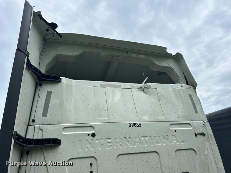 image for item LJ9774 2020 International LT625  truck cab and chassis