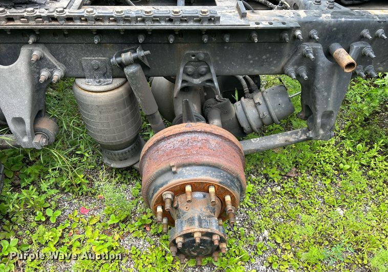 image for item LJ9774 2020 International LT625  truck cab and chassis