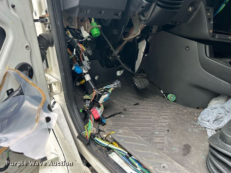 image for item LJ9774 2020 International LT625  truck cab and chassis