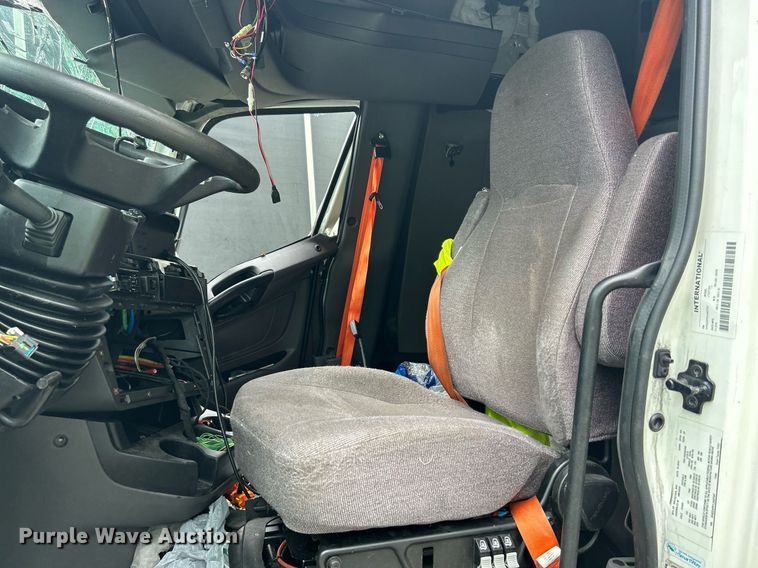 image for item LJ9774 2020 International LT625  truck cab and chassis