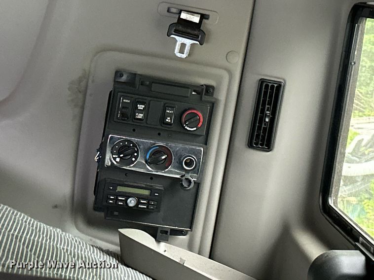 image for item LJ9774 2020 International LT625  truck cab and chassis