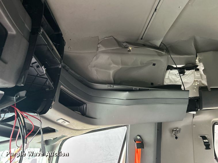 image for item LJ9774 2020 International LT625  truck cab and chassis