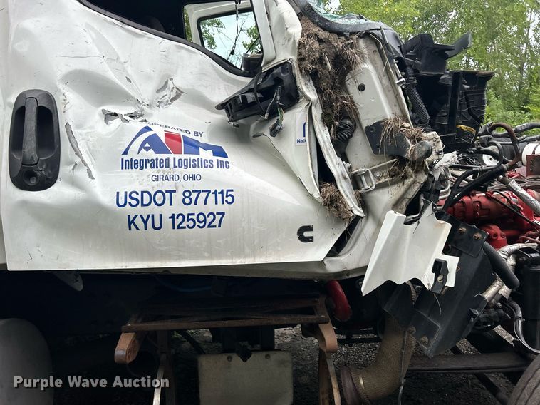 image for item LJ9774 2020 International LT625  truck cab and chassis