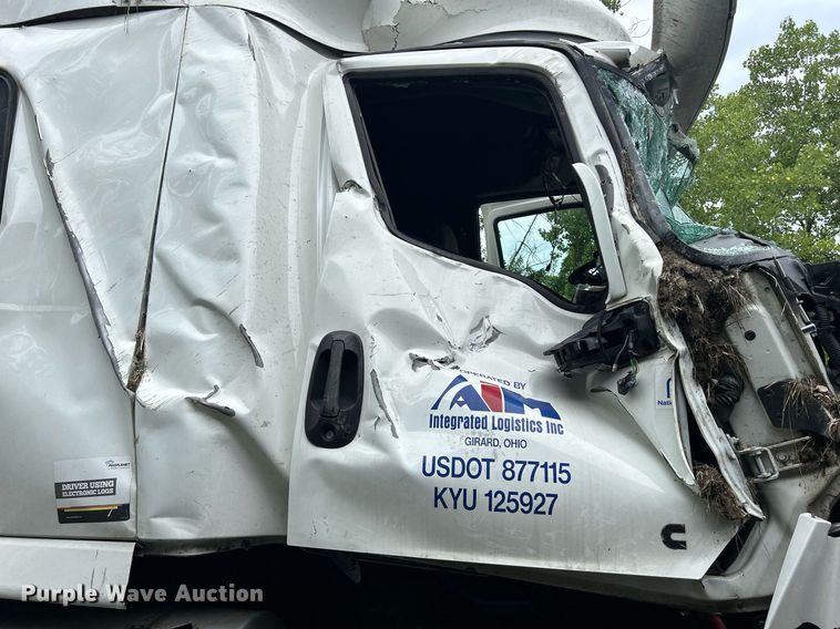 image for item LJ9774 2020 International LT625  truck cab and chassis