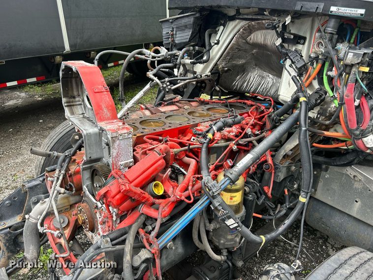 image for item LJ9774 2020 International LT625  truck cab and chassis