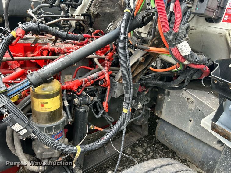 image for item LJ9774 2020 International LT625  truck cab and chassis