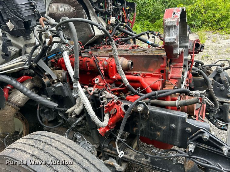 image for item LJ9774 2020 International LT625  truck cab and chassis