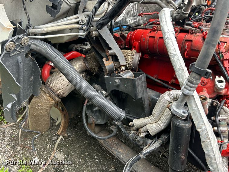 image for item LJ9774 2020 International LT625  truck cab and chassis