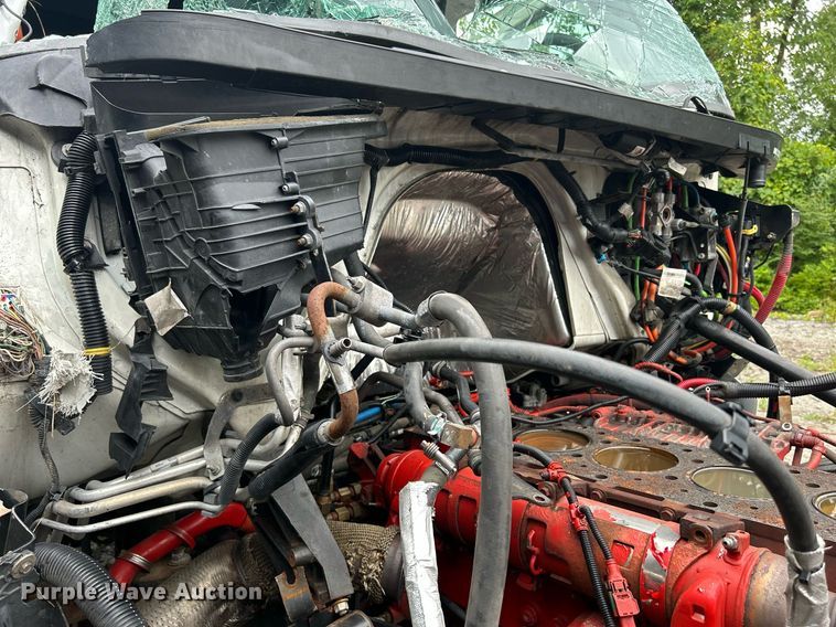 image for item LJ9774 2020 International LT625  truck cab and chassis