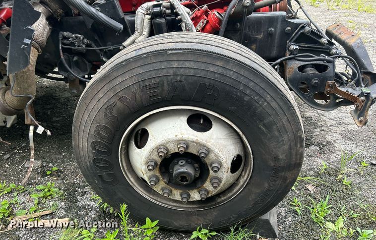 image for item LJ9774 2020 International LT625  truck cab and chassis