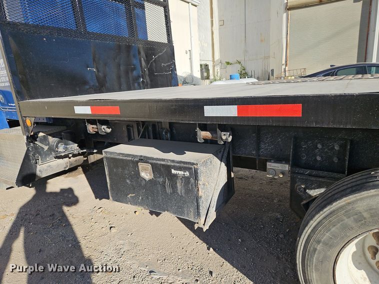 image for item LM9268 2012 Kenworth T370  flatbed truck